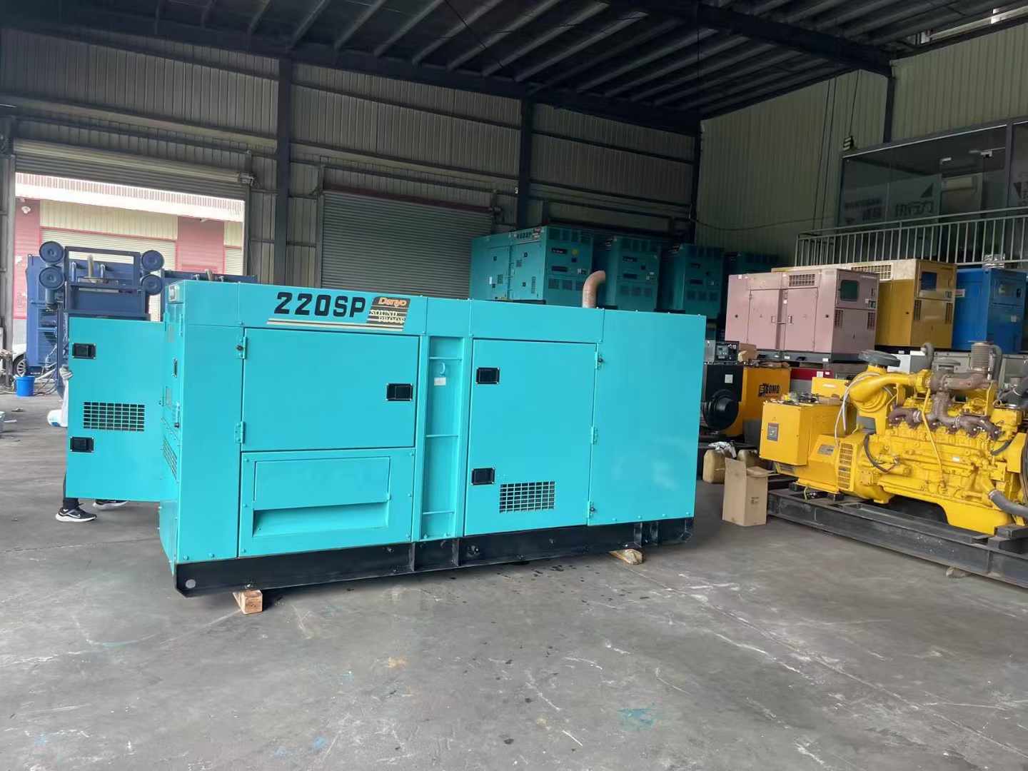 什运乡800kW 柴油发电机的输出电流波动范围是多少？