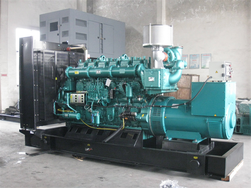 什运乡200KW 柴油发电机的油耗是多少？