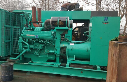 什运乡发电机组如何判断水冷式机油散热器内部是否需要清洗？